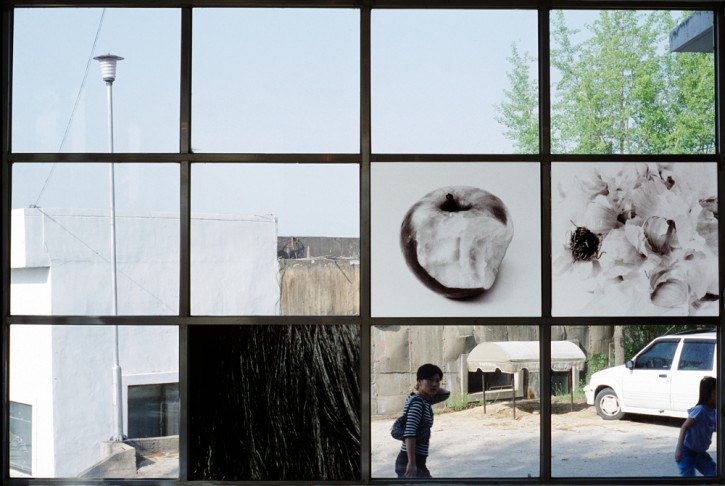In and out, 2002, Ausstellung im Ichon Contemporary Art Center, Korea, Foto: Kwanho Yuh
